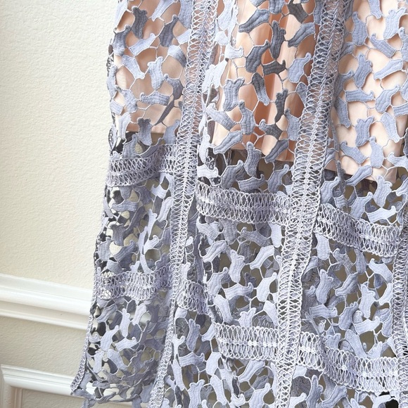 Elliatt Tingle Floral Crochet Lace Overlay Midi Dress Lilac Grey Purple Nude M - Picture 8 of 16